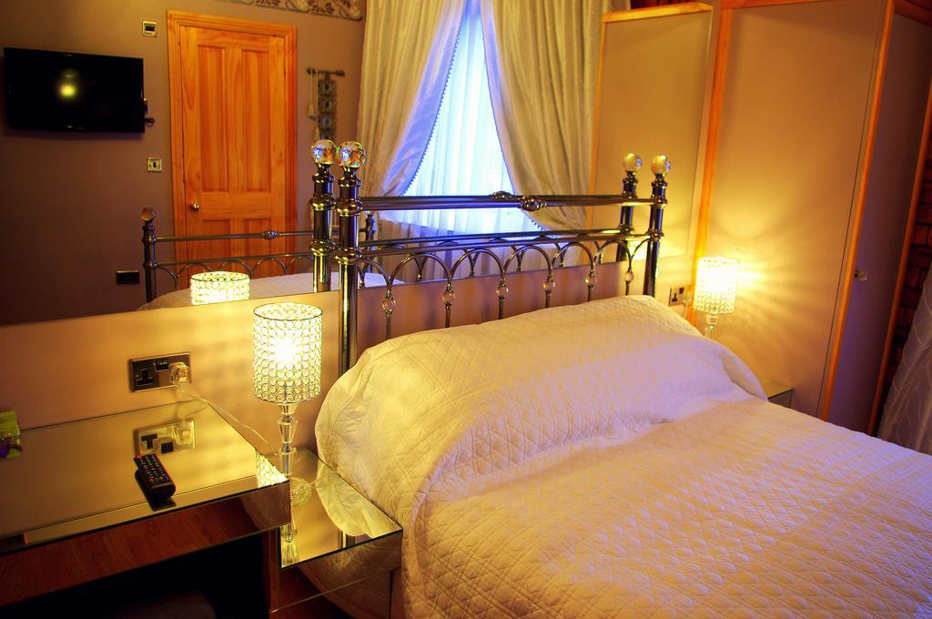 هاليفاكس Crown House Suites الغرفة الصورة