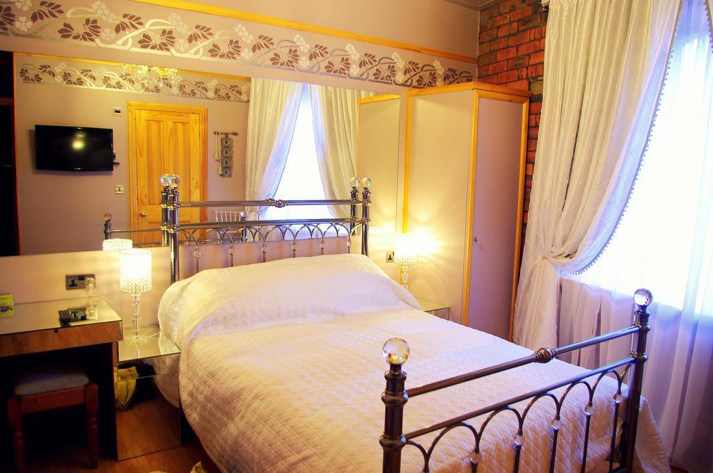 هاليفاكس Crown House Suites الغرفة الصورة